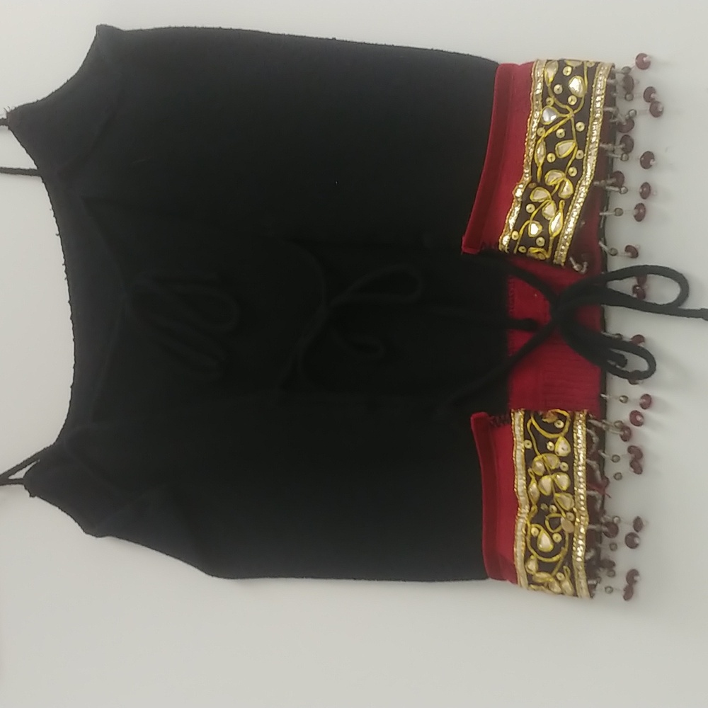 Cache Black Embellished Sleeveless Crop Camisole. Ties Close In Back - Picture 5 of 9